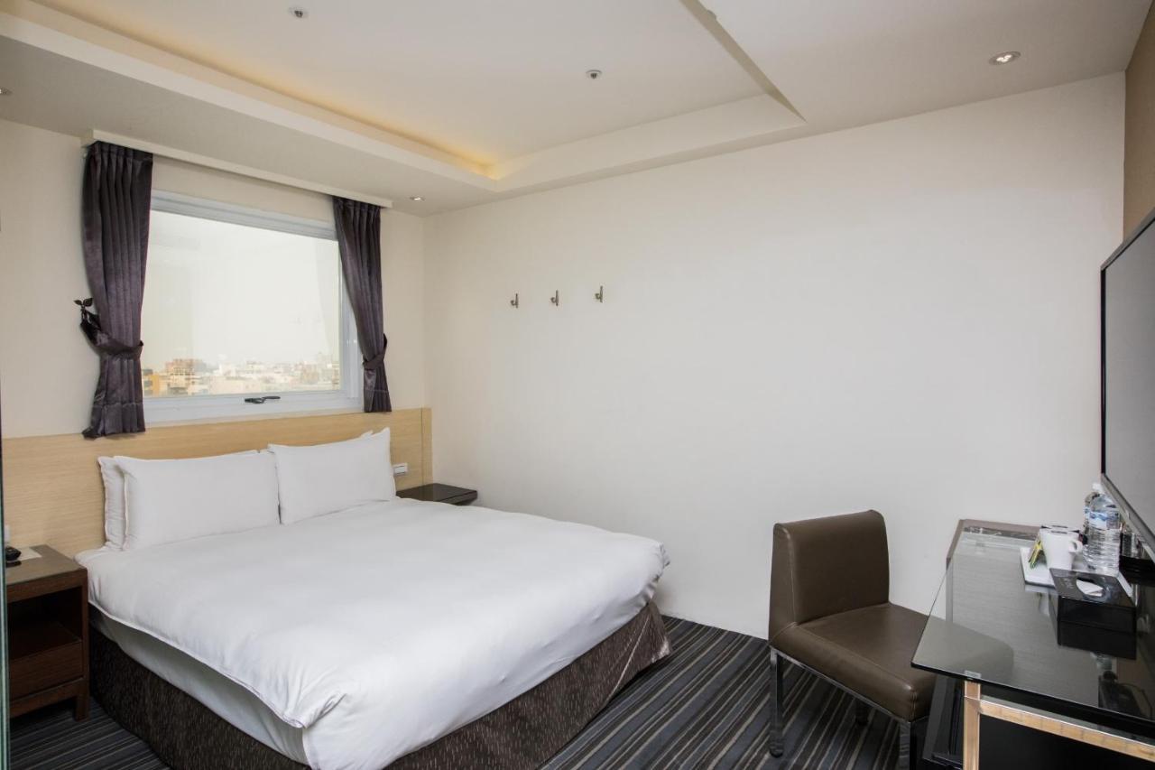De Reve Express Hotel Kota Chiayi Bagian luar foto