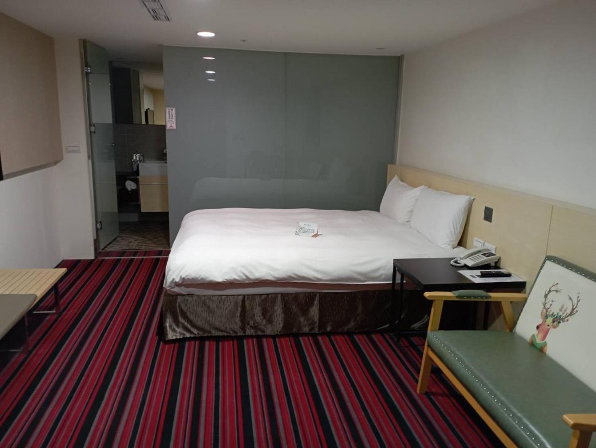 De Reve Express Hotel Kota Chiayi Bagian luar foto