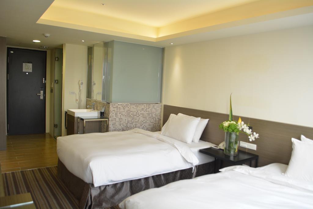 De Reve Express Hotel Kota Chiayi Bagian luar foto