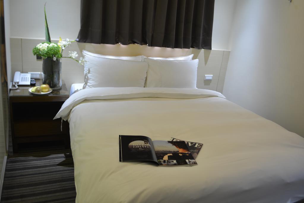 De Reve Express Hotel Kota Chiayi Bagian luar foto