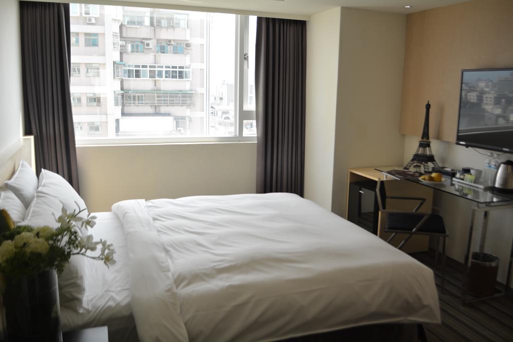 De Reve Express Hotel Kota Chiayi Bagian luar foto