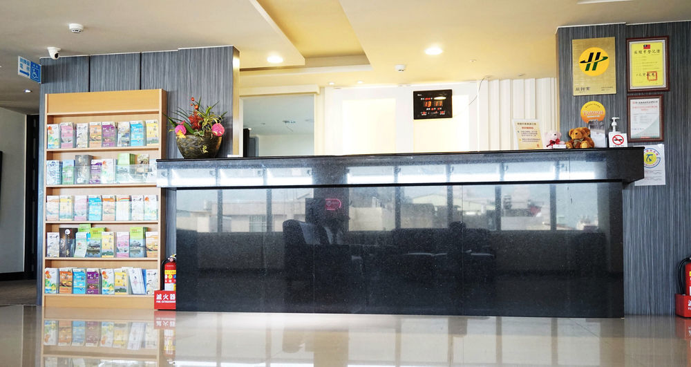 De Reve Express Hotel Kota Chiayi Bagian luar foto
