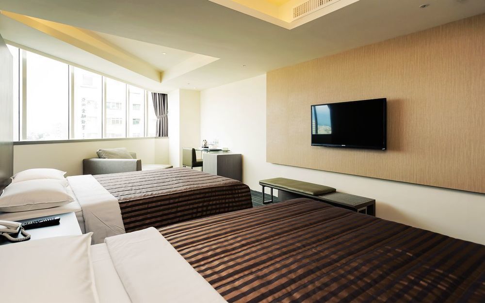 De Reve Express Hotel Kota Chiayi Bagian luar foto