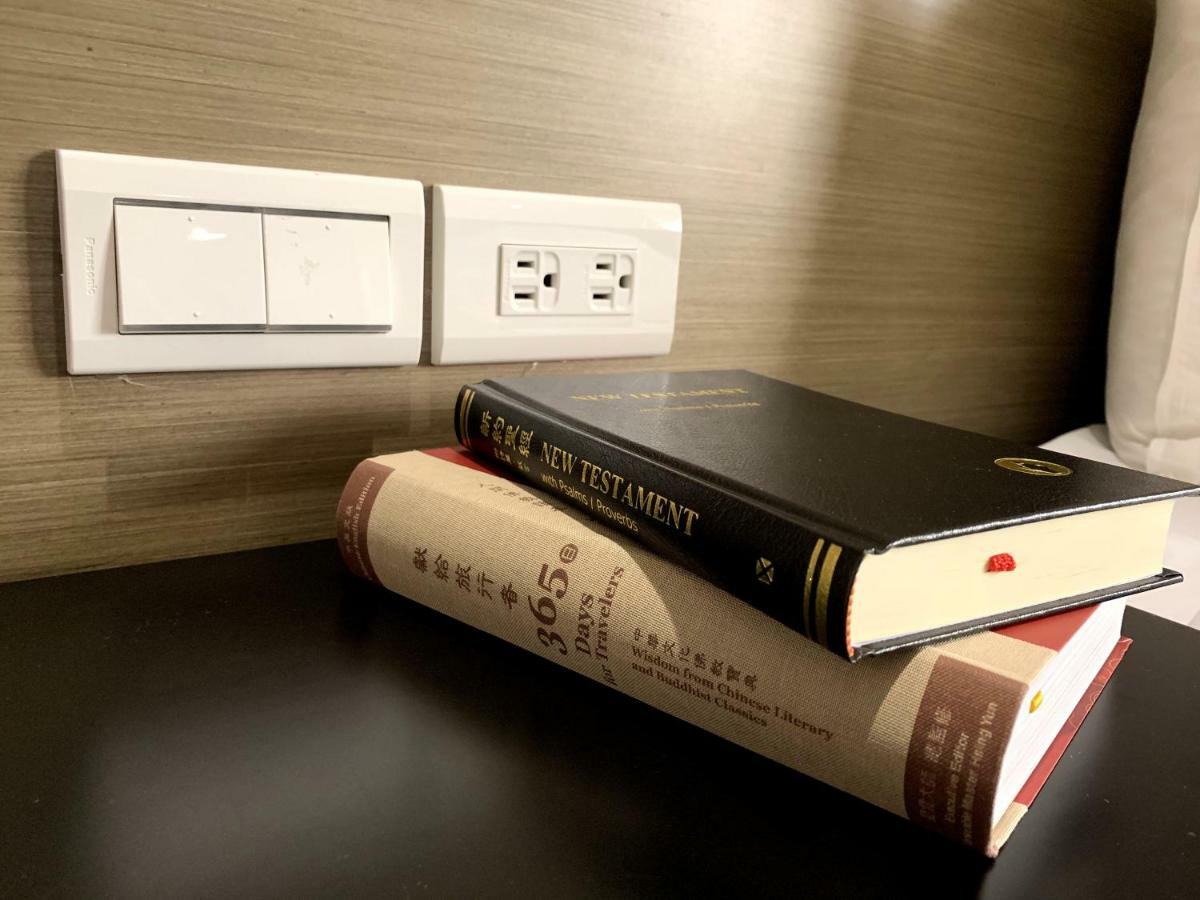 De Reve Express Hotel Kota Chiayi Bagian luar foto