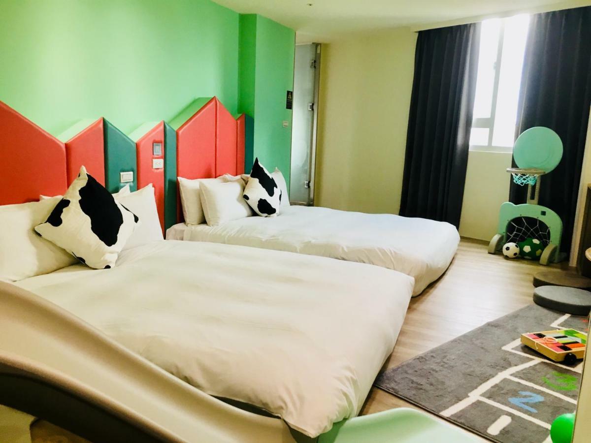 De Reve Express Hotel Kota Chiayi Bagian luar foto